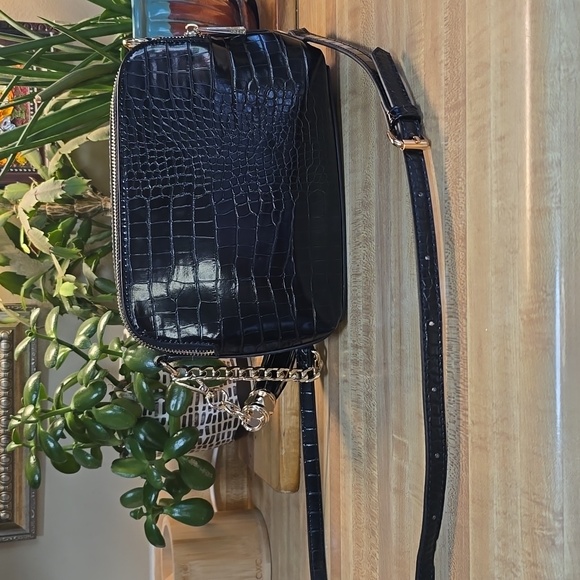ALDO Glossy Black Croc Crossbody Bag - Picture 2 of 8